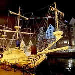 Neptun 4*