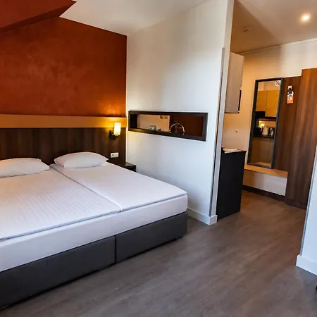 Neptun Aparthotel 4*
