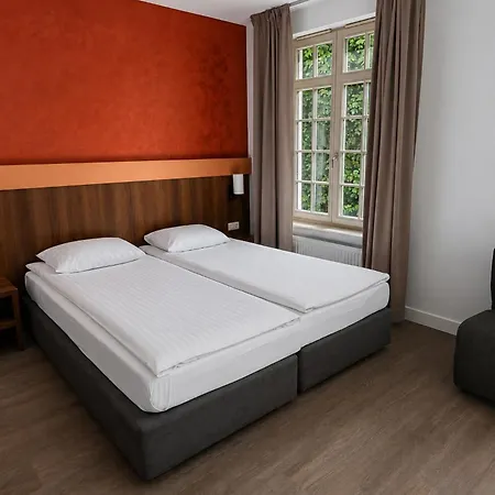 Neptun 4*